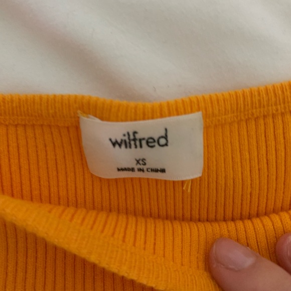 ARITZIA cut out knit top - Picture 2 of 2